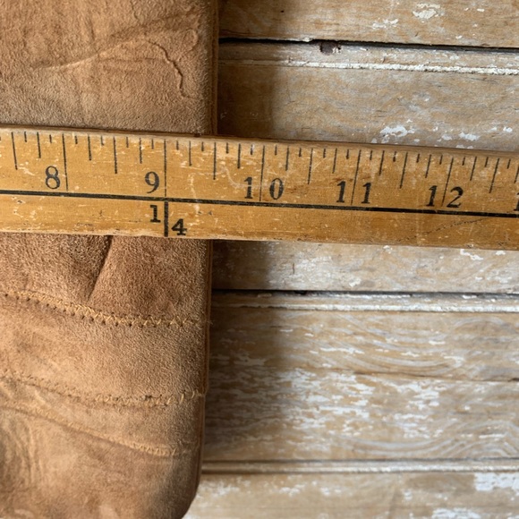 VAAN & CO. Upcycled Leather Crossover - Picture 4 of 7